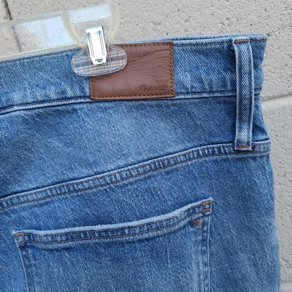 Madewell | The Perfect Vintage Jean in Enmore Wash: Raw-Hem Edition Plus Size 35 - Picture 10 of 13